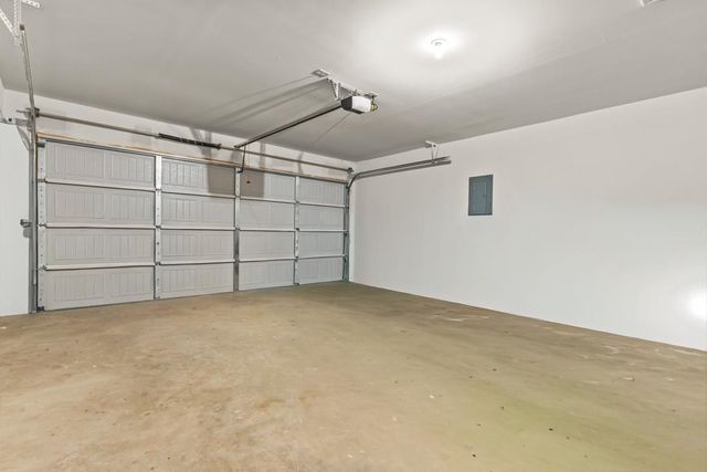 604 N Riveroaks Ln, Chandler, TX 75758