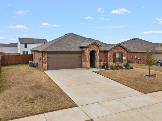 604 N Riveroaks Ln, Chandler, TX 75758