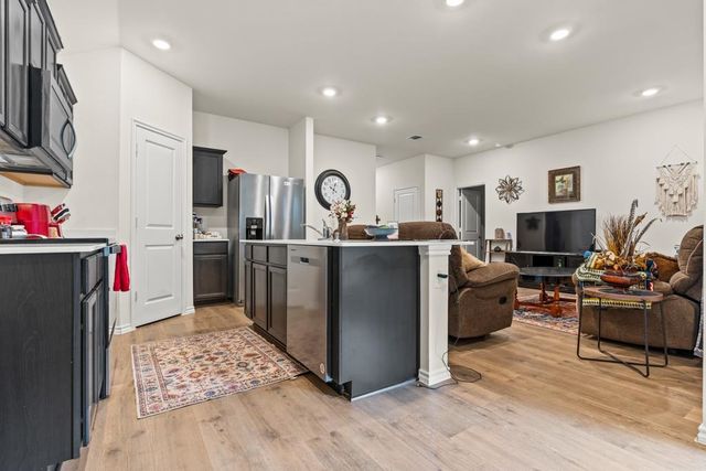 604 N Riveroaks Ln, Chandler, TX 75758