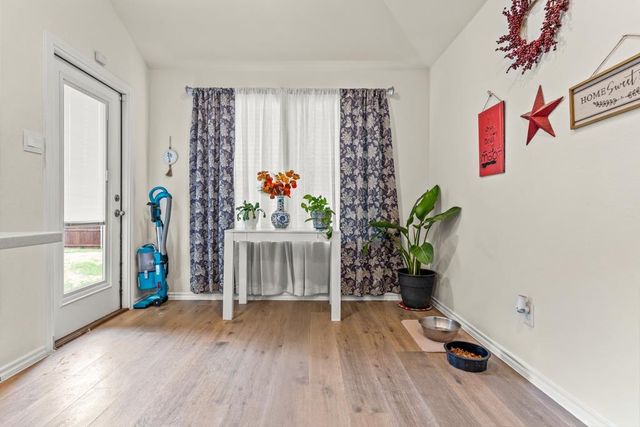 604 N Riveroaks Ln, Chandler, TX 75758