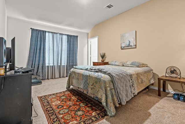 604 N Riveroaks Ln, Chandler, TX 75758