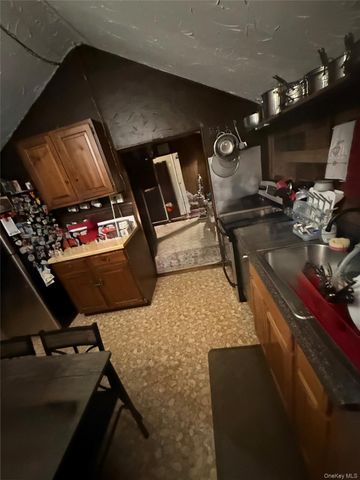 1015 Harding Park, Bronx, NY 10473