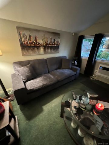 1015 Harding Park, Bronx, NY 10473