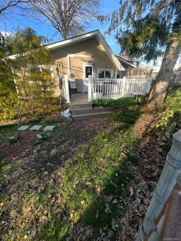 1015 Harding Park, Bronx, NY 10473