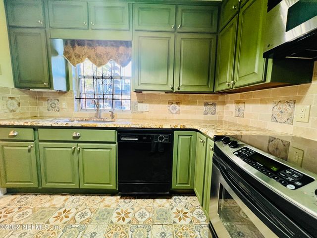 2950 ST JOHNS Avenue 18, Jacksonville, FL 32205