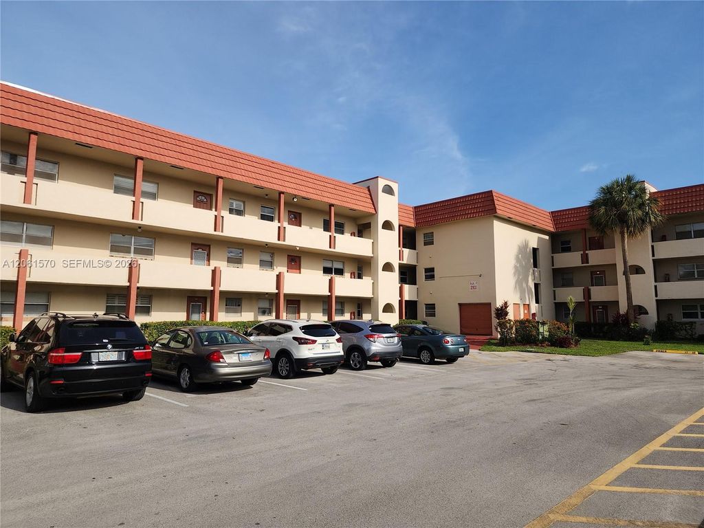 2931 E Sunrise Lakes Drive 205, Sunrise, FL 33322