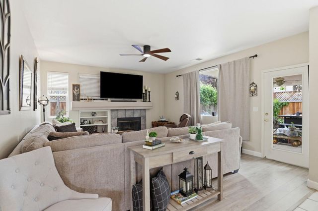 1510 Dovetail Way, Gilroy, CA 95020