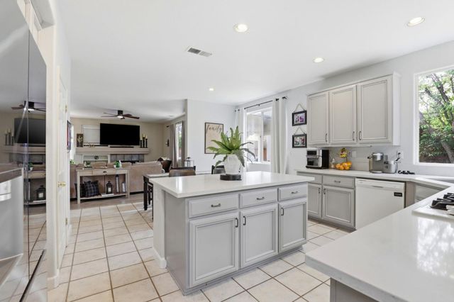 1510 Dovetail Way, Gilroy, CA 95020