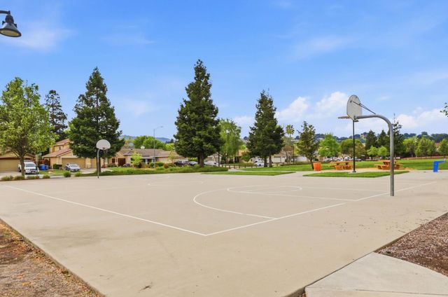 1510 Dovetail Way, Gilroy, CA 95020