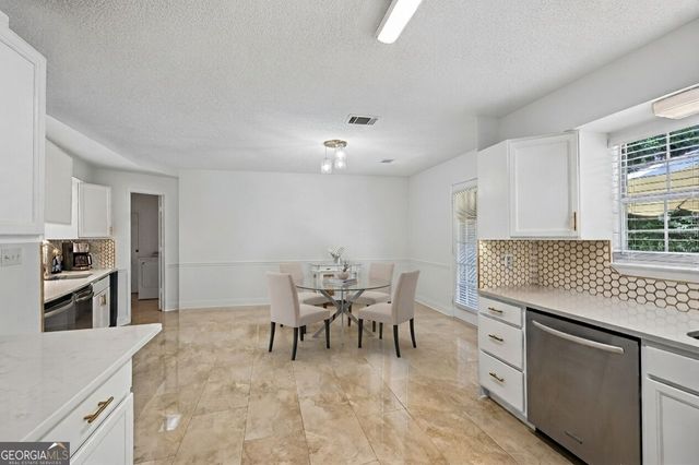 135 Creekview Drive, Newnan, GA 30263