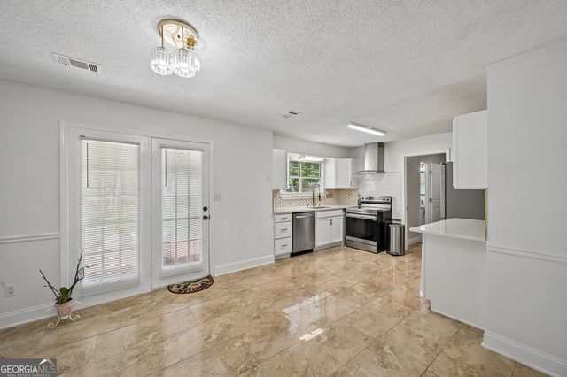 135 Creekview Drive, Newnan, GA 30263