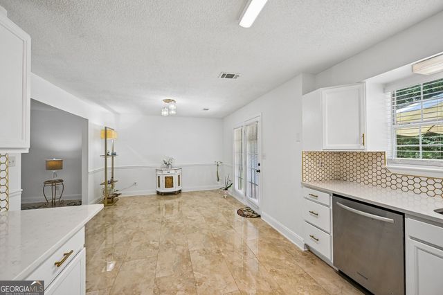135 Creekview Drive, Newnan, GA 30263