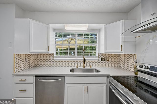 135 Creekview Drive, Newnan, GA 30263
