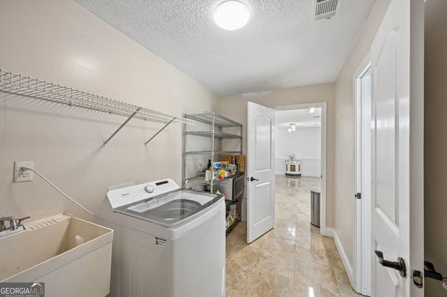 135 Creekview Drive, Newnan, GA 30263
