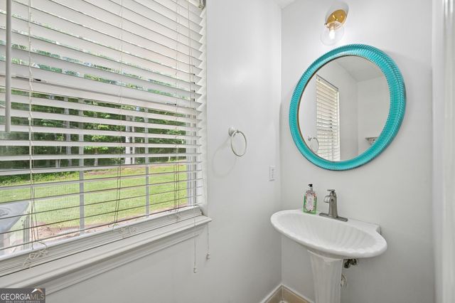 135 Creekview Drive, Newnan, GA 30263