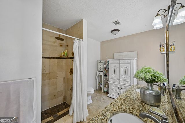 135 Creekview Drive, Newnan, GA 30263