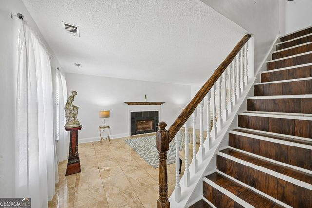 135 Creekview Drive, Newnan, GA 30263