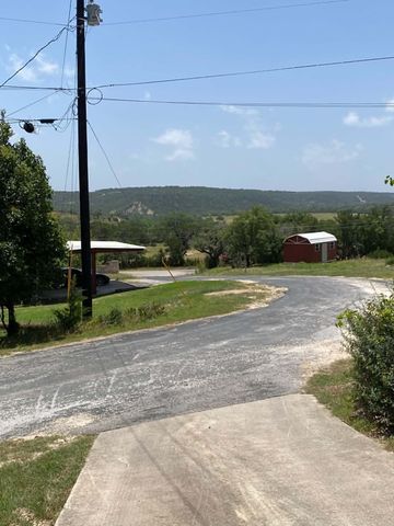 112 Serenity Lane, Kerrville, TX 78028