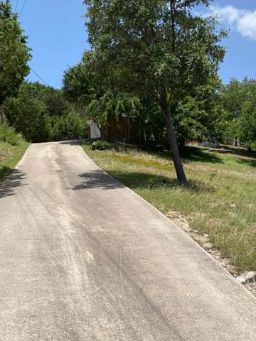 112 Serenity Lane, Kerrville, TX 78028
