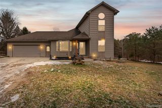 8095 Torrey Road, Grand Blanc, MI 48439