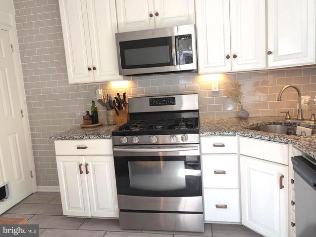 865 N BAMBREY ST, Philadelphia, PA 19130
