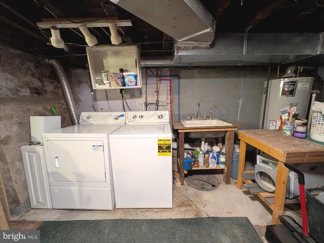 865 N BAMBREY ST, Philadelphia, PA 19130