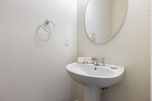 685 Freedom Drive, Collier Twp, PA 15106