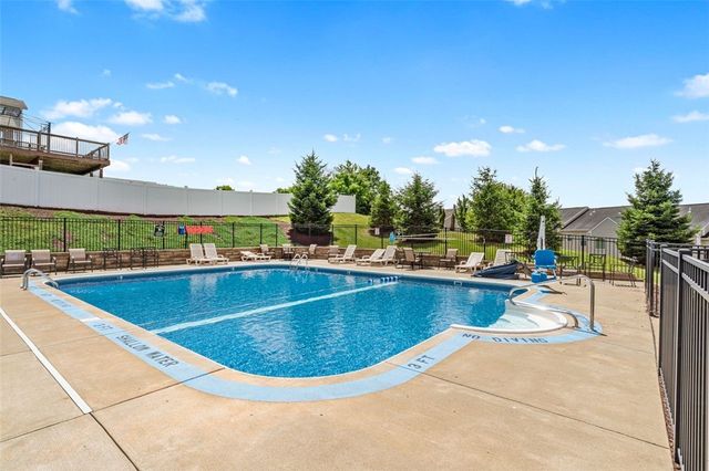 685 Freedom Drive, Collier Twp, PA 15106