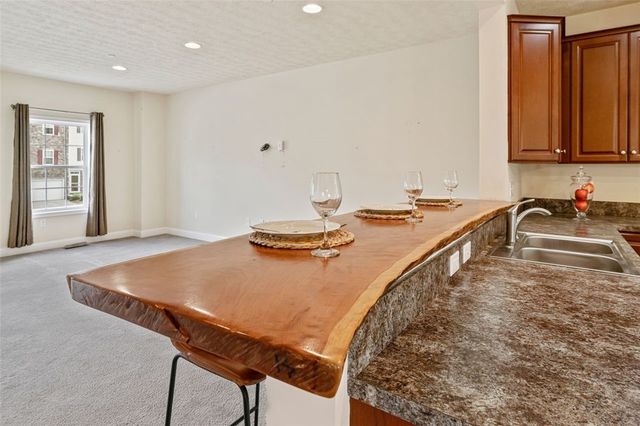 685 Freedom Drive, Collier Twp, PA 15106