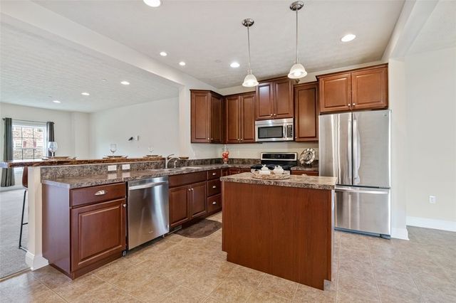 685 Freedom Drive, Collier Twp, PA 15106