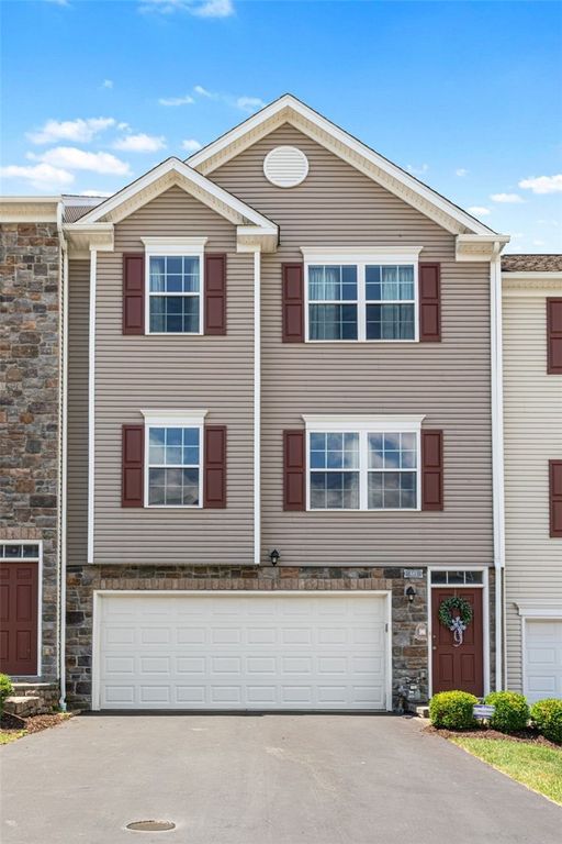 685 Freedom Drive, Collier Twp, PA 15106