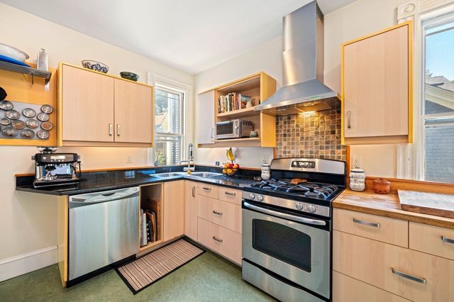 46 Sycamore St, Boston, MA 02131