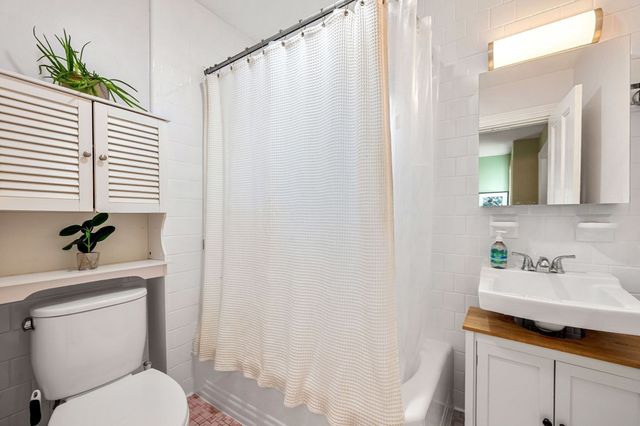 46 Sycamore St, Boston, MA 02131