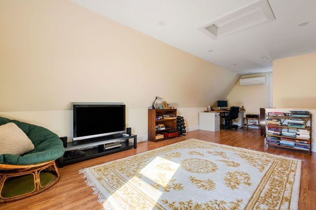 46 Sycamore St, Boston, MA 02131