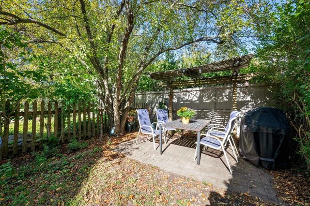 46 Sycamore St, Boston, MA 02131