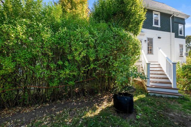 46 Sycamore St, Boston, MA 02131