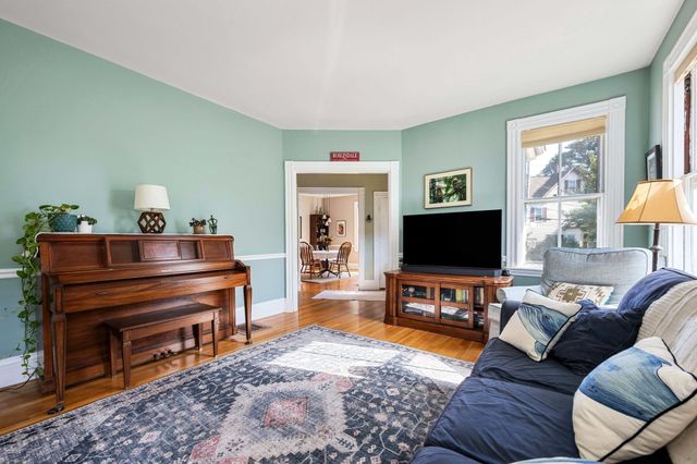 46 Sycamore St, Boston, MA 02131