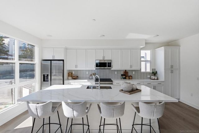 1001 32nd St 4, San Diego, CA 92102