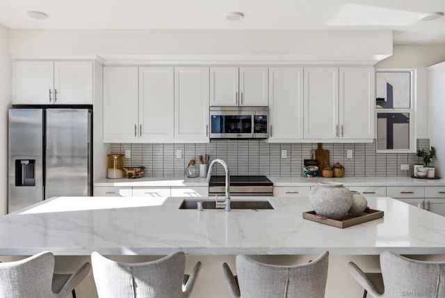1001 32nd St 4, San Diego, CA 92102
