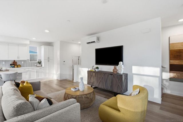 1001 32nd St 4, San Diego, CA 92102