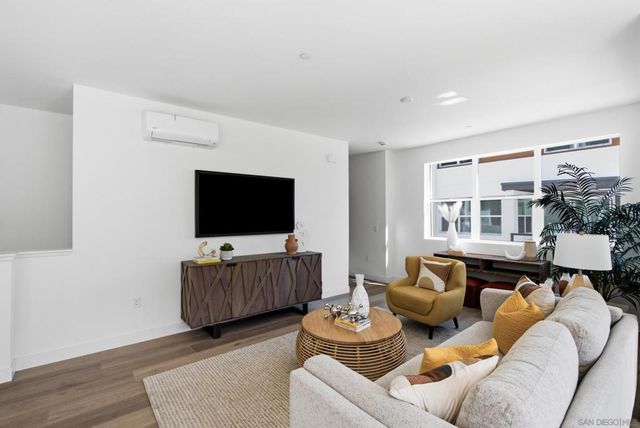 1001 32nd St 4, San Diego, CA 92102
