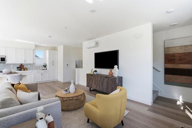 1001 32nd St 4, San Diego, CA 92102