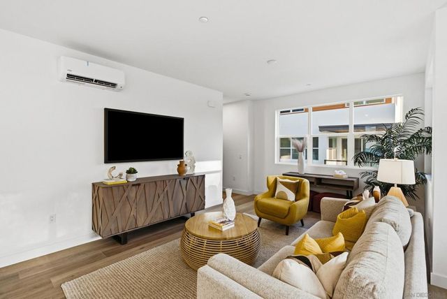 1001 32nd St 4, San Diego, CA 92102