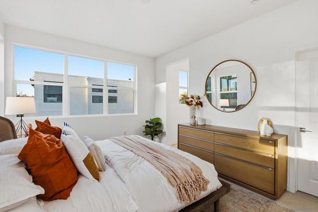 1001 32nd St 4, San Diego, CA 92102
