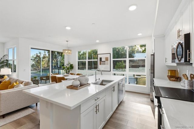 1001 32nd St 4, San Diego, CA 92102