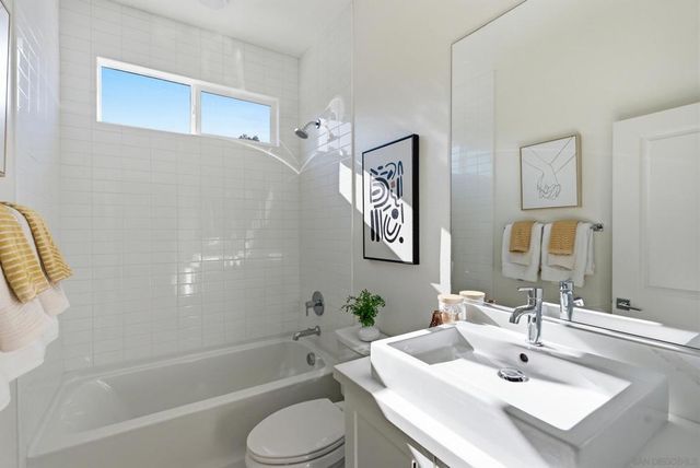 1001 32nd St 4, San Diego, CA 92102