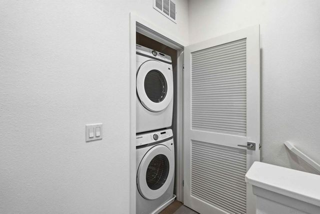 1001 32nd St 4, San Diego, CA 92102