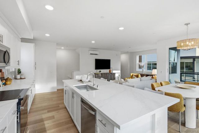 1001 32nd St 4, San Diego, CA 92102