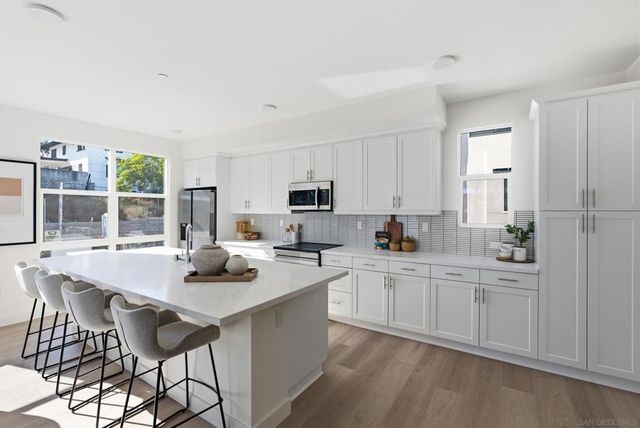 1001 32nd St 4, San Diego, CA 92102