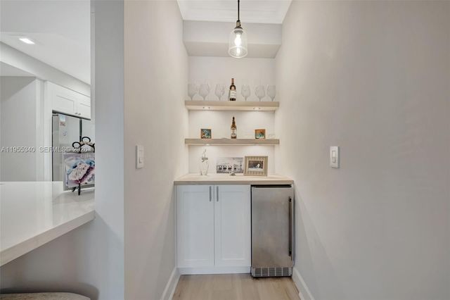 7588 SW 102nd St 203, Pinecrest, FL 33156